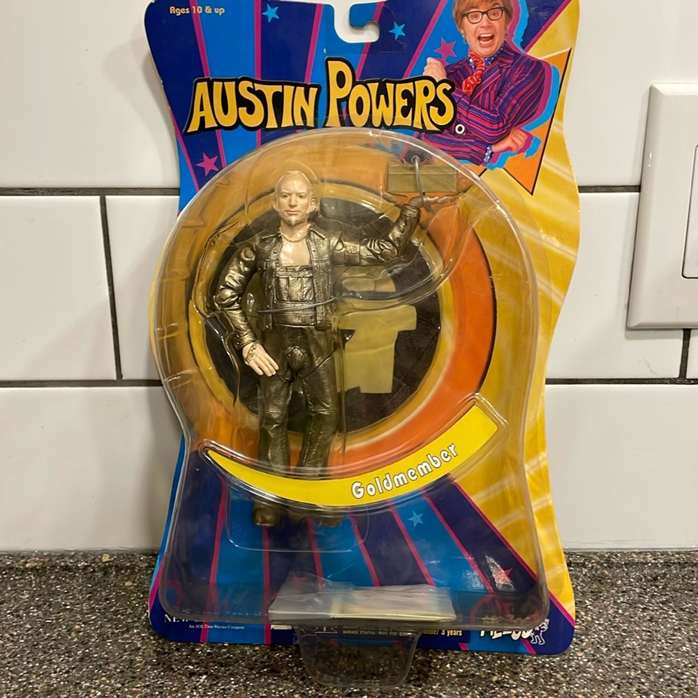 BNIB Mezco Austin Powers Goldmember Action Figure 2002